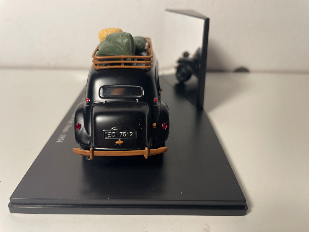1954 Citroën Traction 15 Six Schwarz Taxi aus dem Busch in Vietnam (Plexiglas-Box)