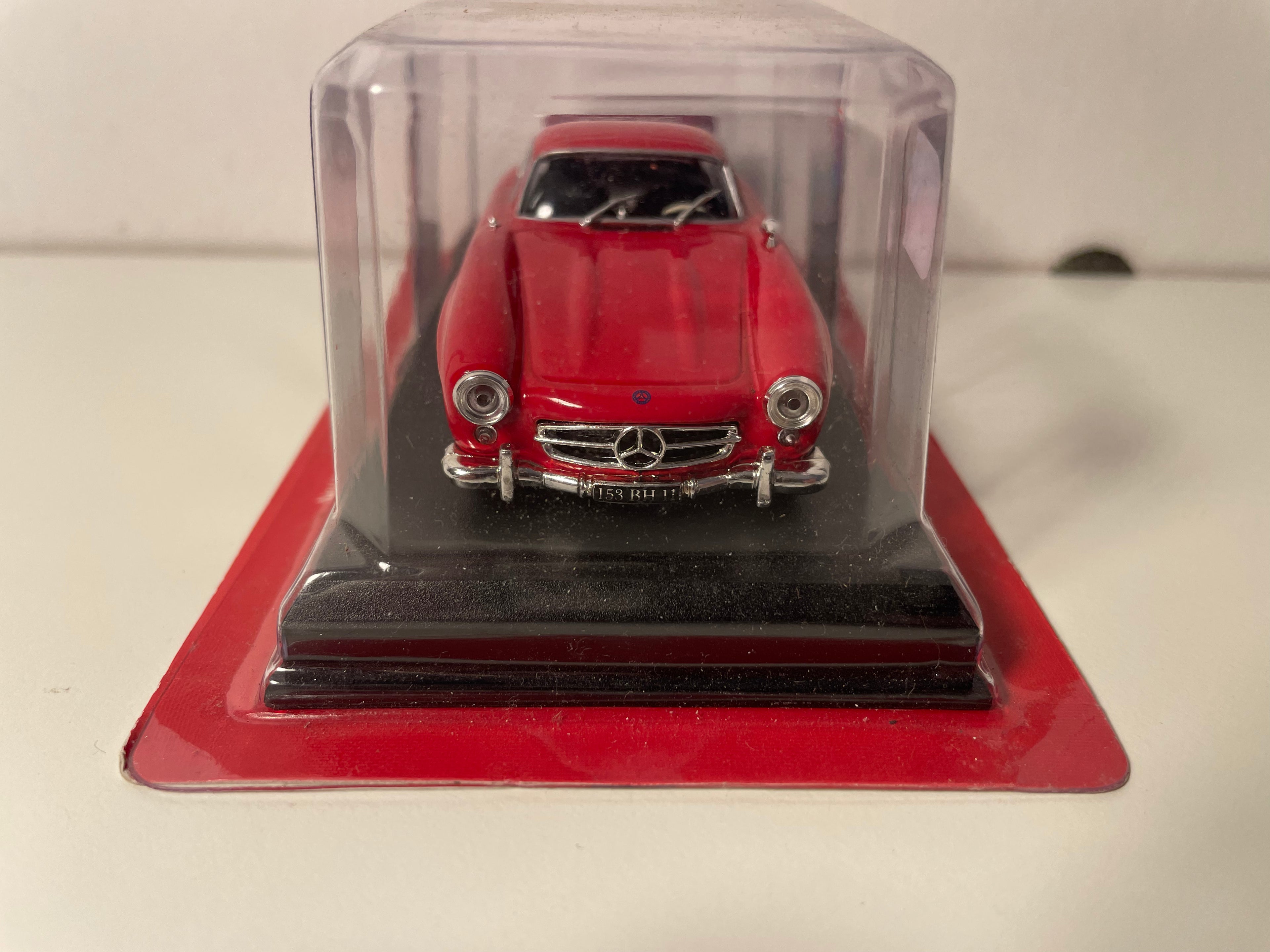 Mercedes 300SL rouge de 1955 - Auto Plus