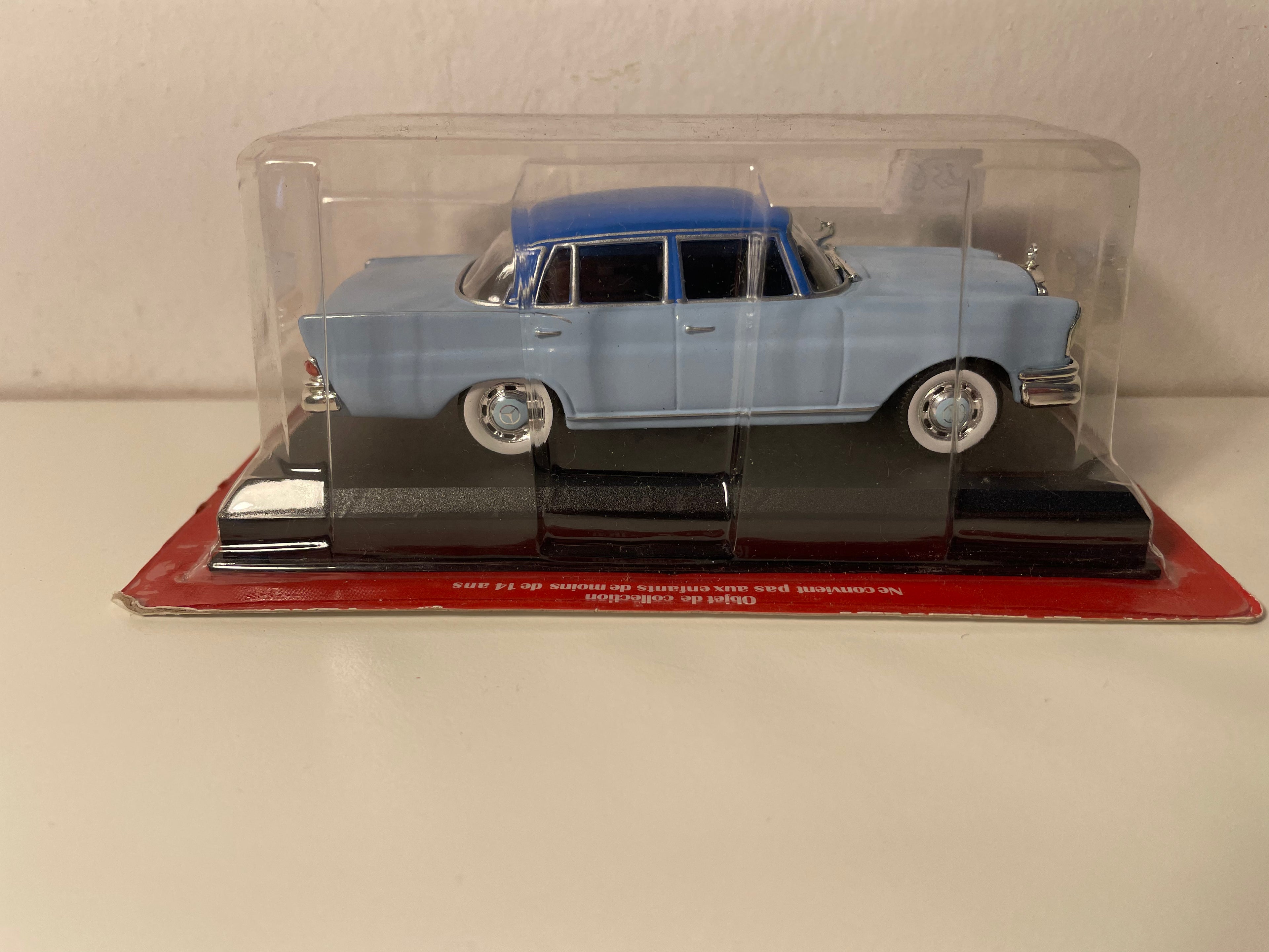 Mercedes 220SE niebieska i niebieska z 1959 - Auto Plus