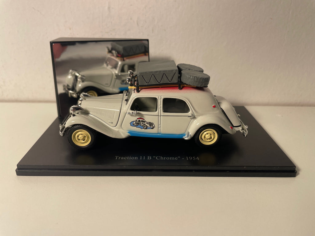 Citroën Traction 11 B "Chrome" couleur crème/beige clair?? de 1954 (boite plexi)