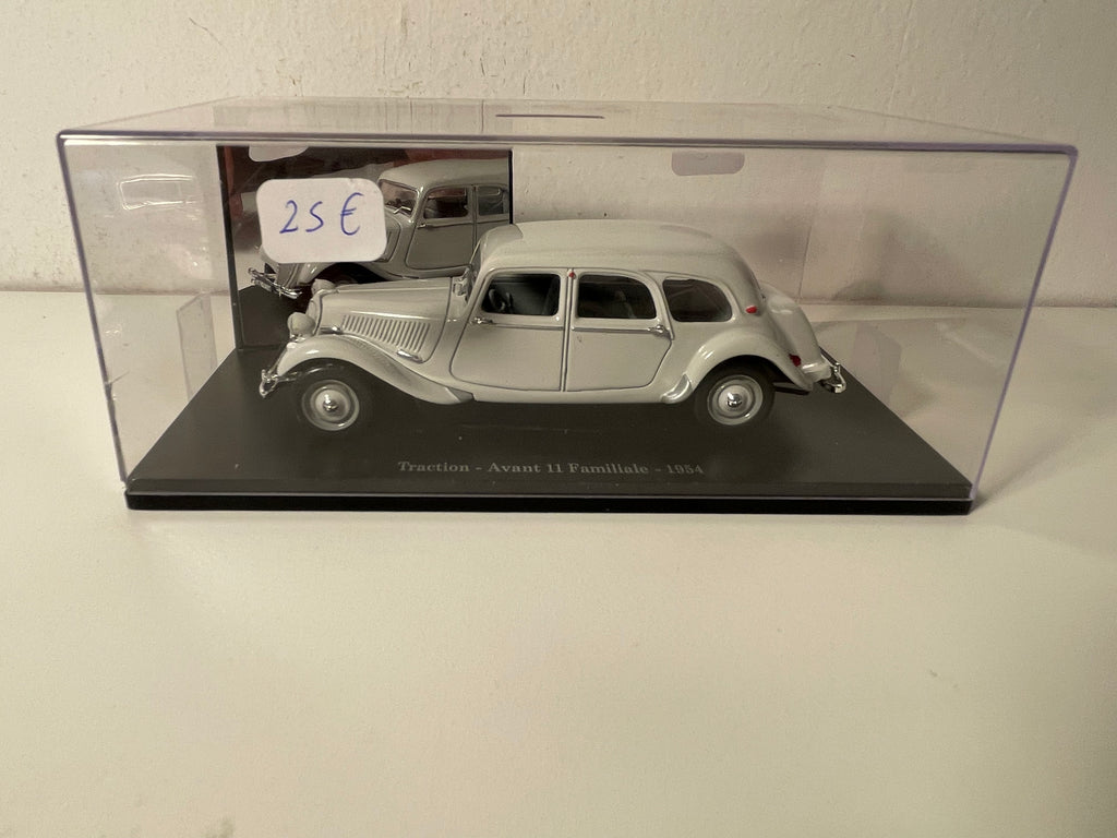 Citroën Traction - Avant 11 Familiale grise claire de 1954 (boite plexi)
