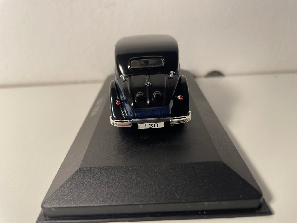 Mercedes 130 blu scuro del 1934