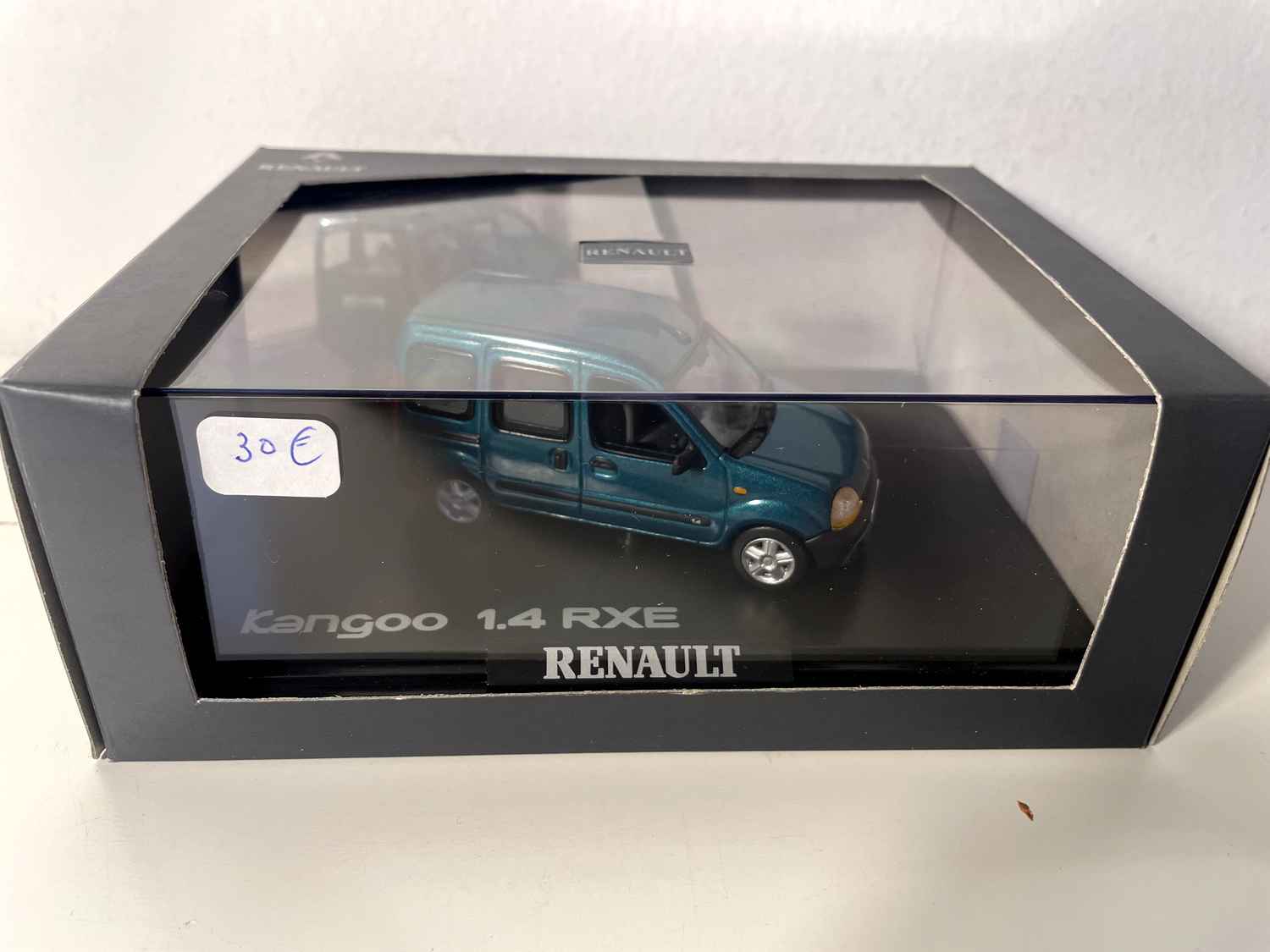 Renault Kangoo 1.4 RXE zielony - NOREV (prostokątne pudełko) - samochód ZAREZERWOWANY dla pana COSSART