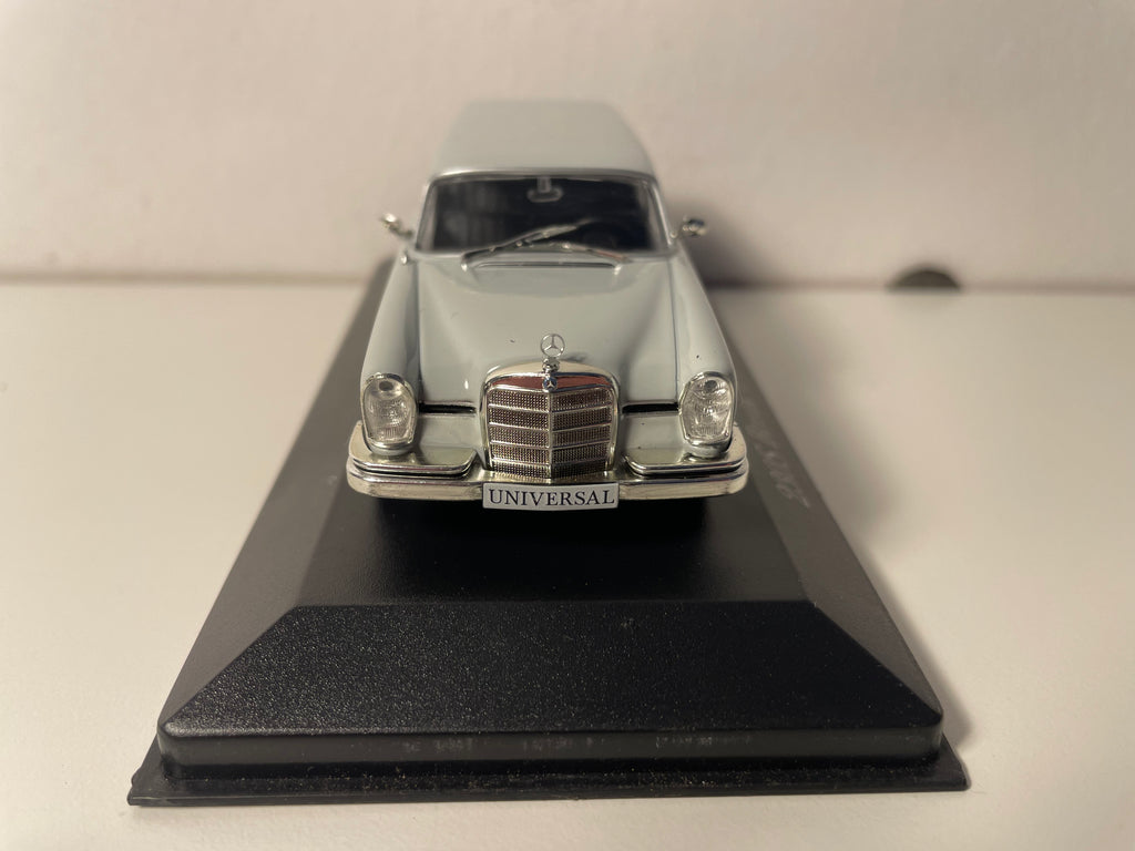 Mercedes Break Universal gris de 1967