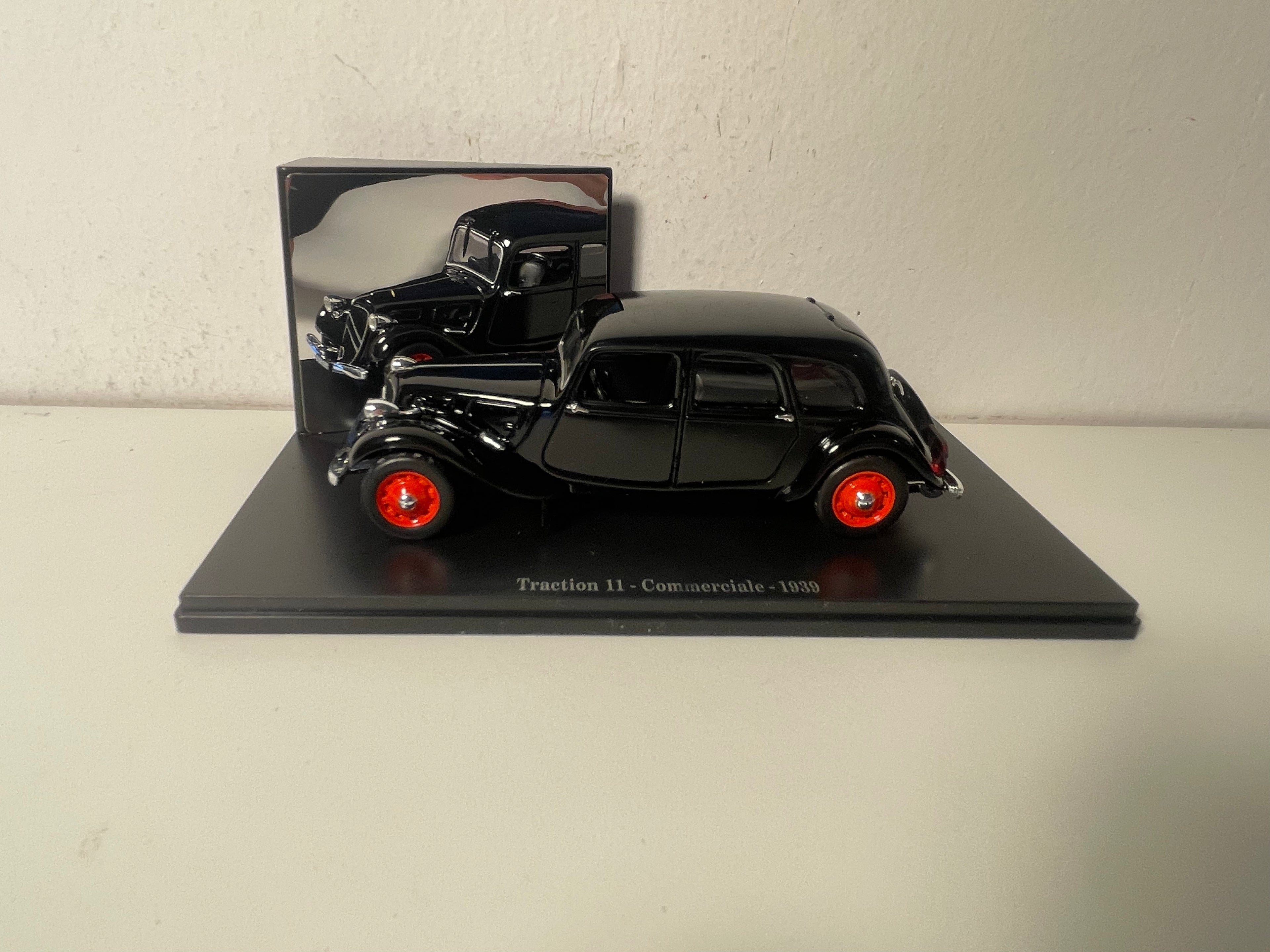 1939 Citroën Traction 11 Noir Commerciale (Plexi Box)