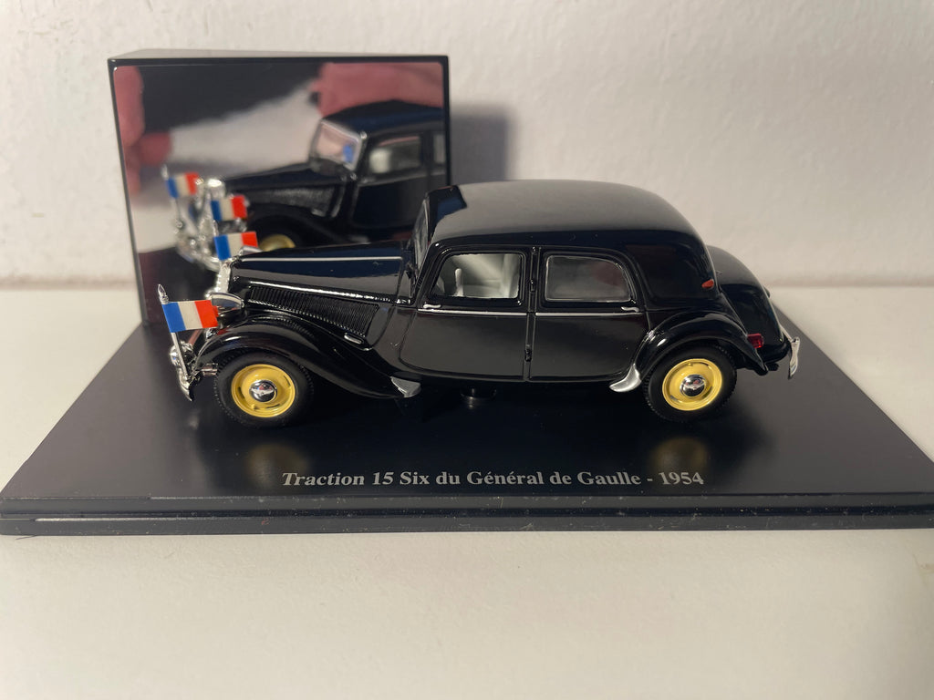 Citroën Traction 15 Six noire de 1954 du Général De Gaulle (boite plexi)