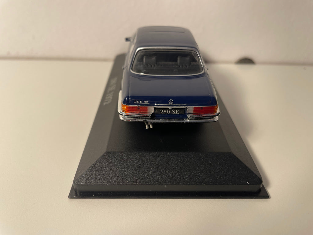 Mercedes 280 SE azul de 1972