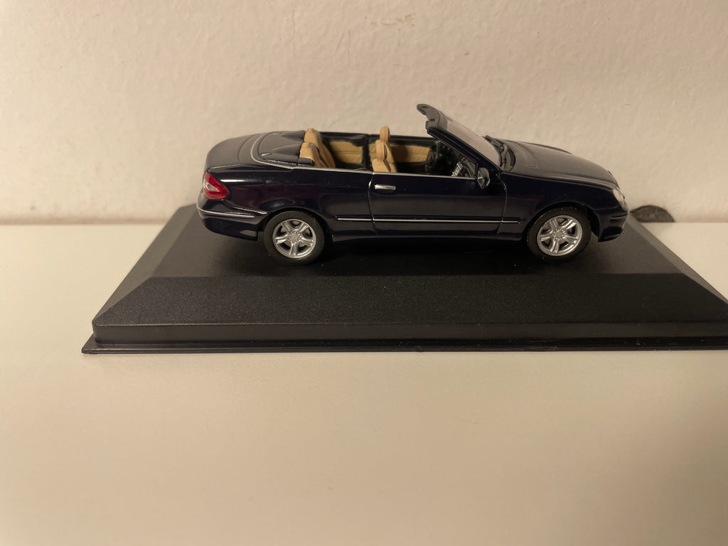 Mercedes CLK 350 Dunkelblau Cabrio von 2005