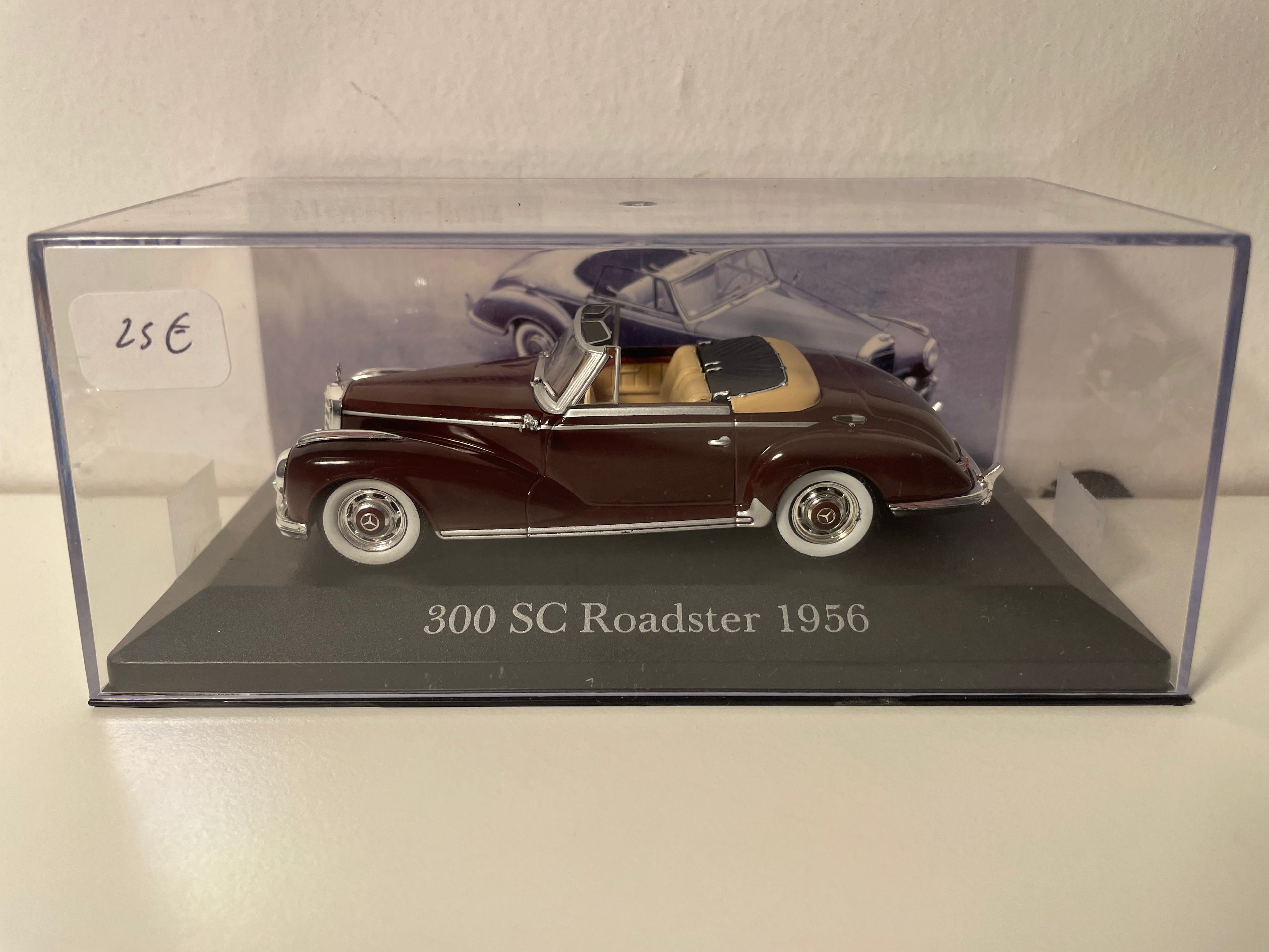 Mercedes 300 SC Roadster z 1956 roku w kolorze bordowym