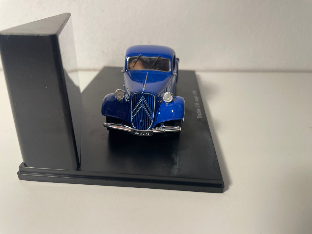 Citroën Traction 11B coupé bleue de 1938 (boite plexi)