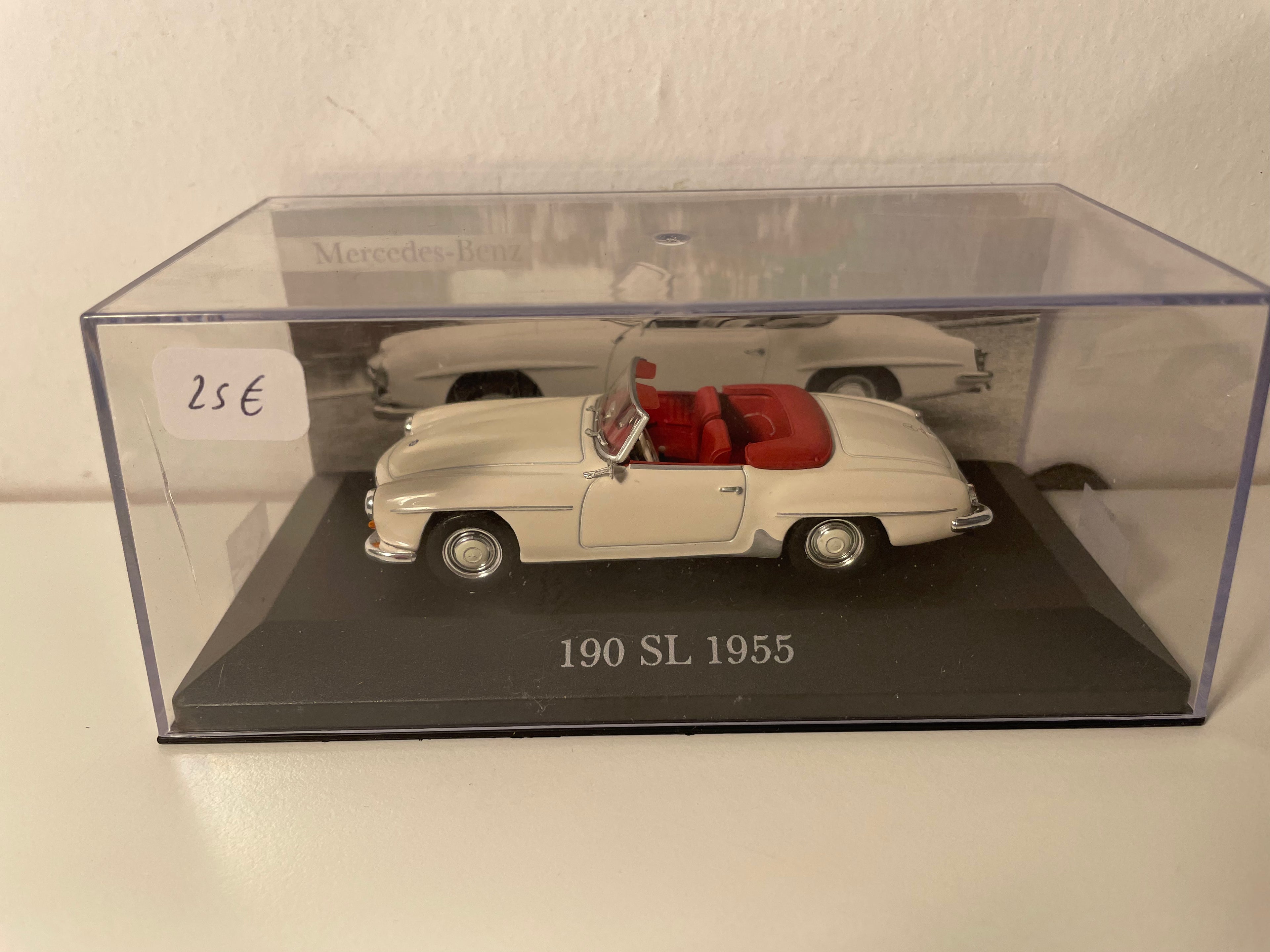 Mercedes 190SL z 1955 roku kremowy
