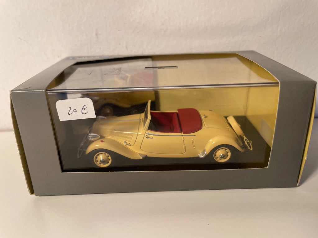 Citroën Traction 15 six cabriolet marrone arancione del 1939 (confezione in plexiglass)