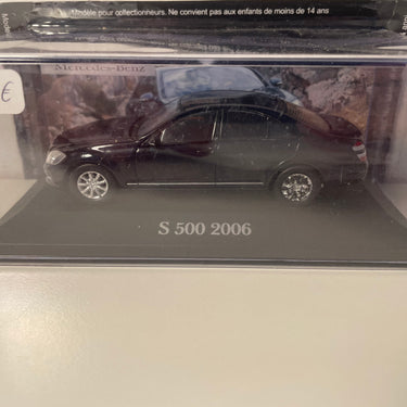 Mercedes S 500 azul oscuro de 2006