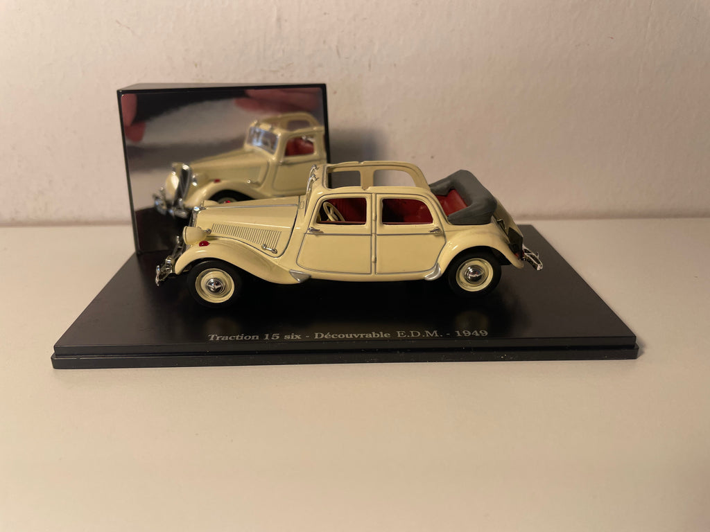 Citroën Traction 15 six découvrable E.D.M. beige de 1949 (boite plexi)
