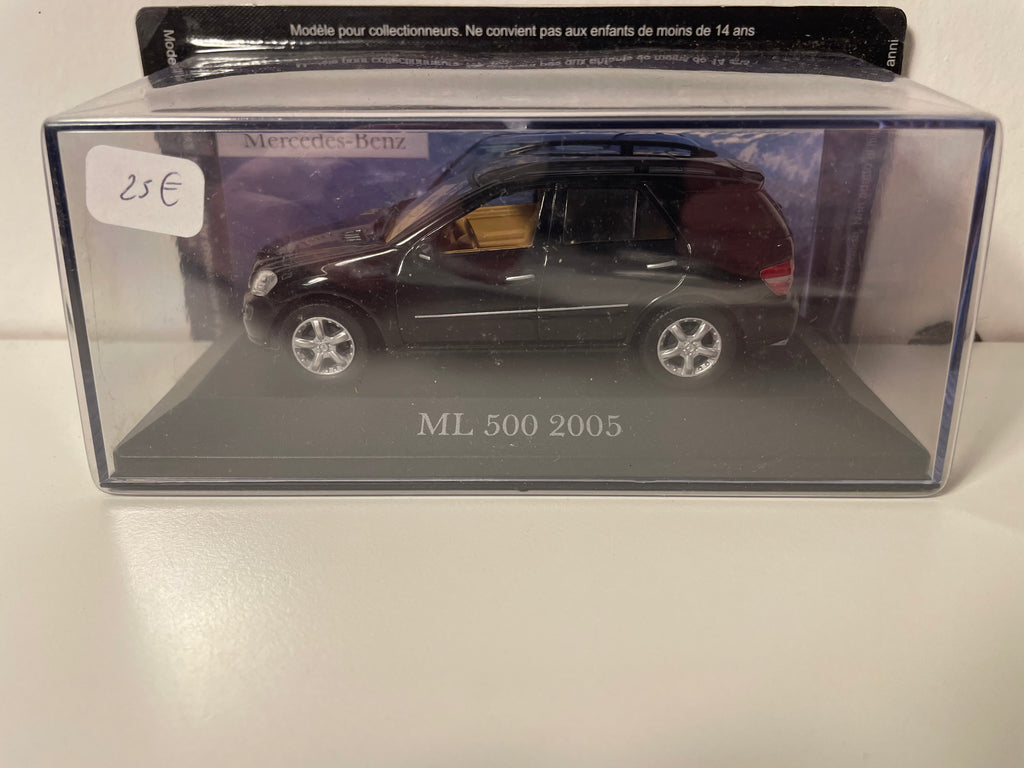 Mercedes ML 500 noire de 2005