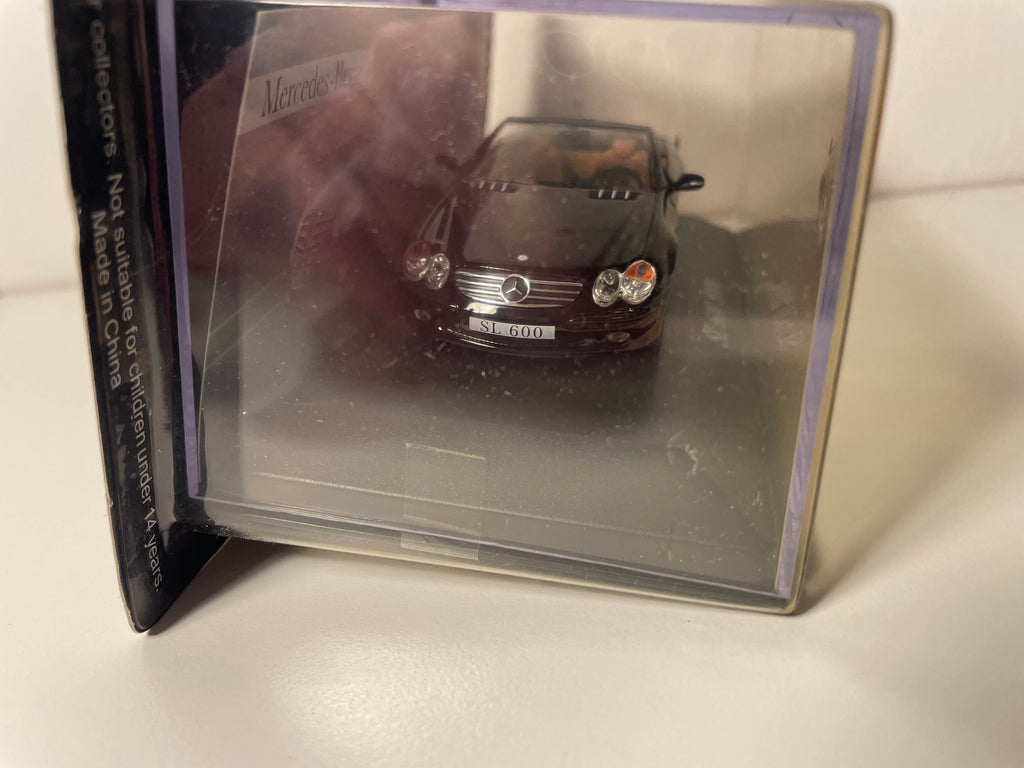 Mercedes SL 600 czarna z 2004 roku