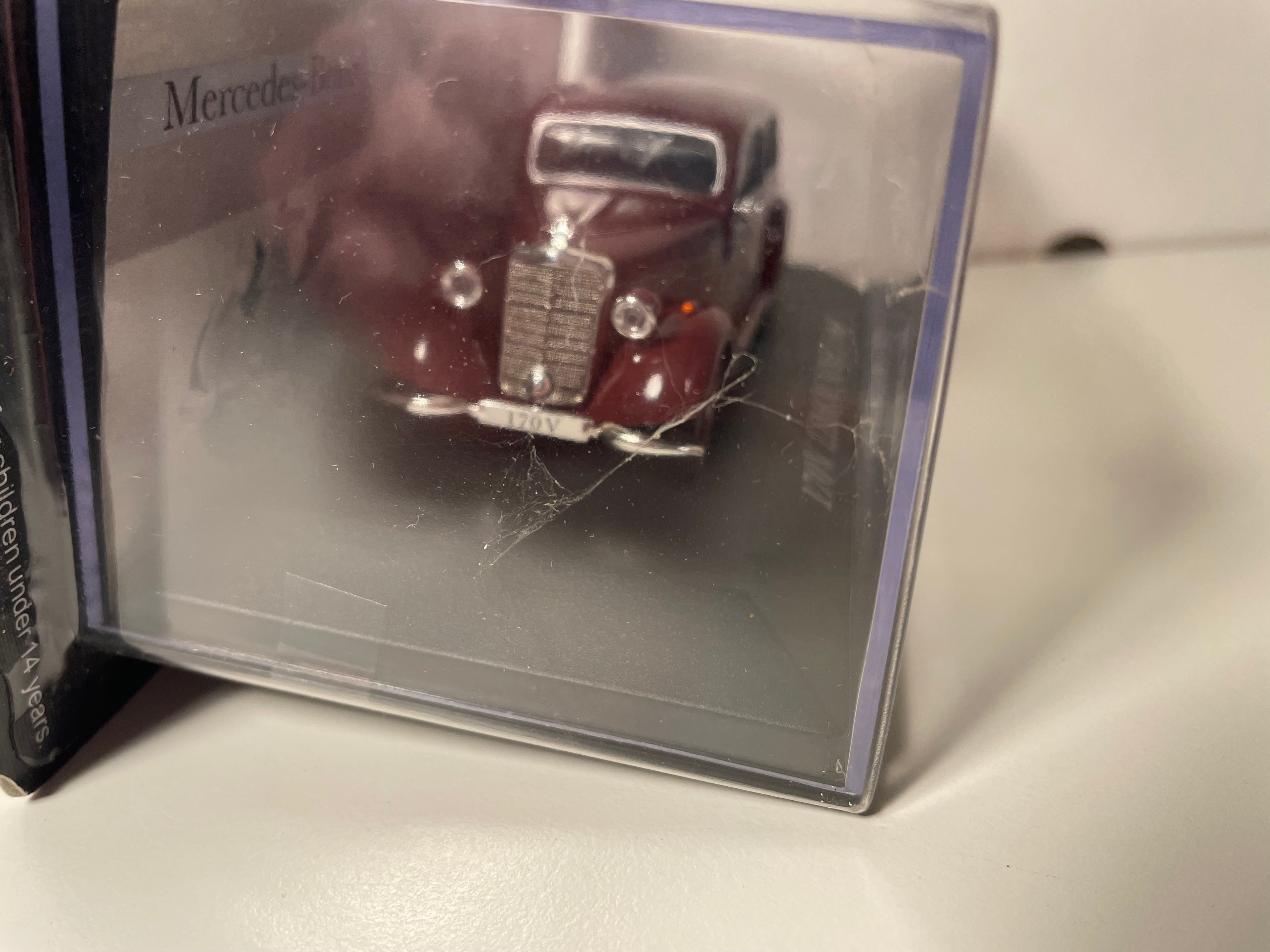 Mercedes 170V Limuzyna bordeaux z 1949 roku