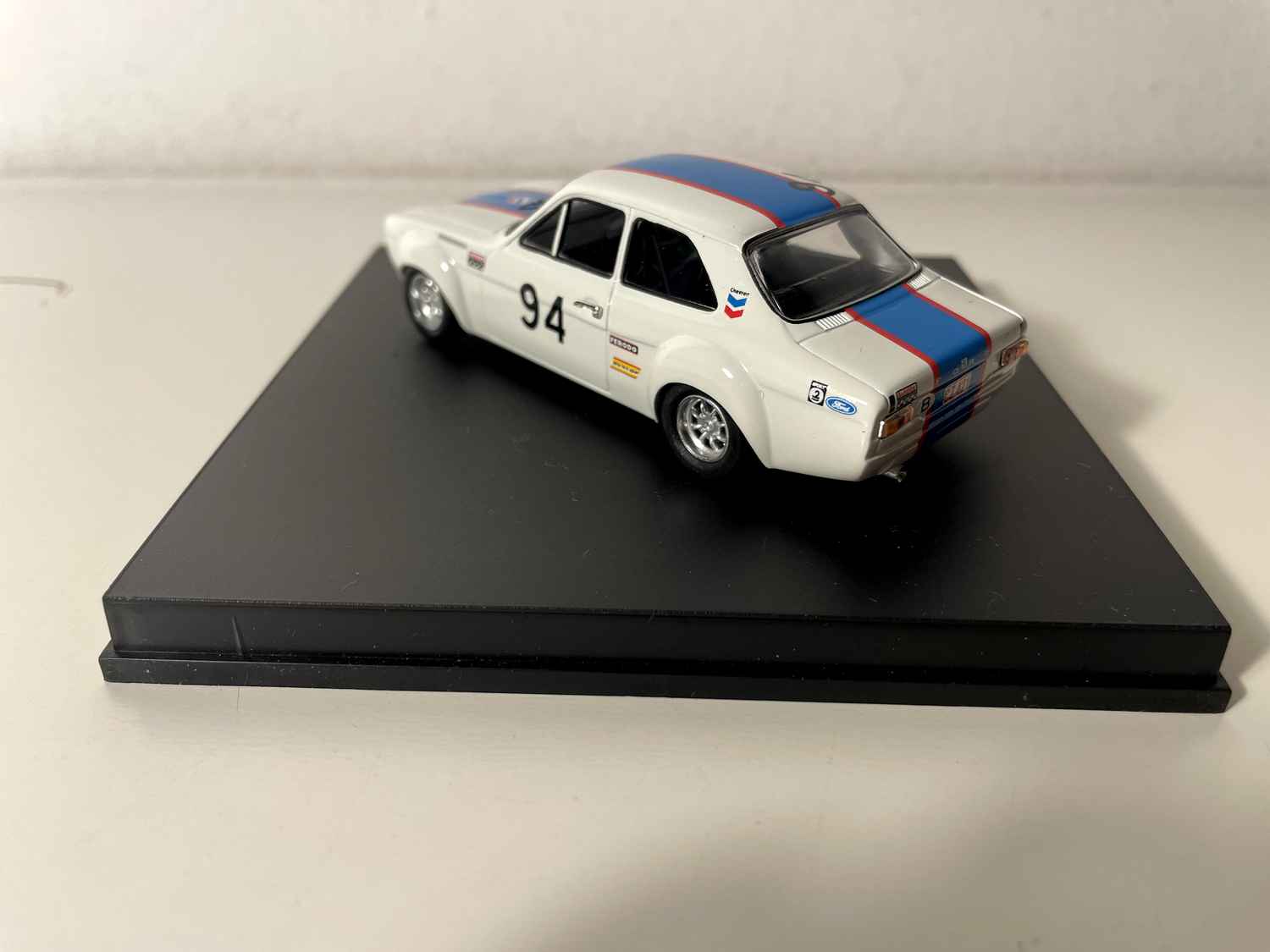 Ford Escort Mk1 blu e bianco numero 94 - Coppa del Belgio del 1969 - Collezione TROFEU