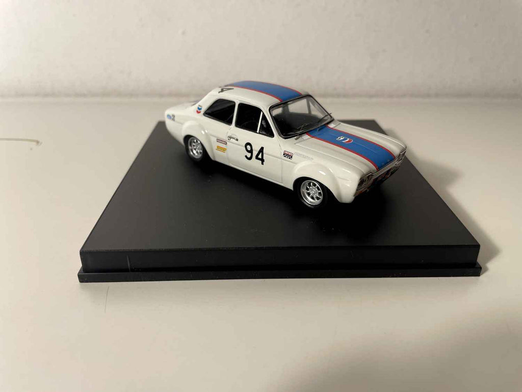 Ford Escort Mk1 blo an wäiss Nummer 94 - Coupe vu Belgien 1969 - Sammlung TROFEU