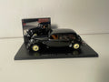Citroën Traction 15 six G Familiale schwaarz vum Joer 1939 (plexi Box)