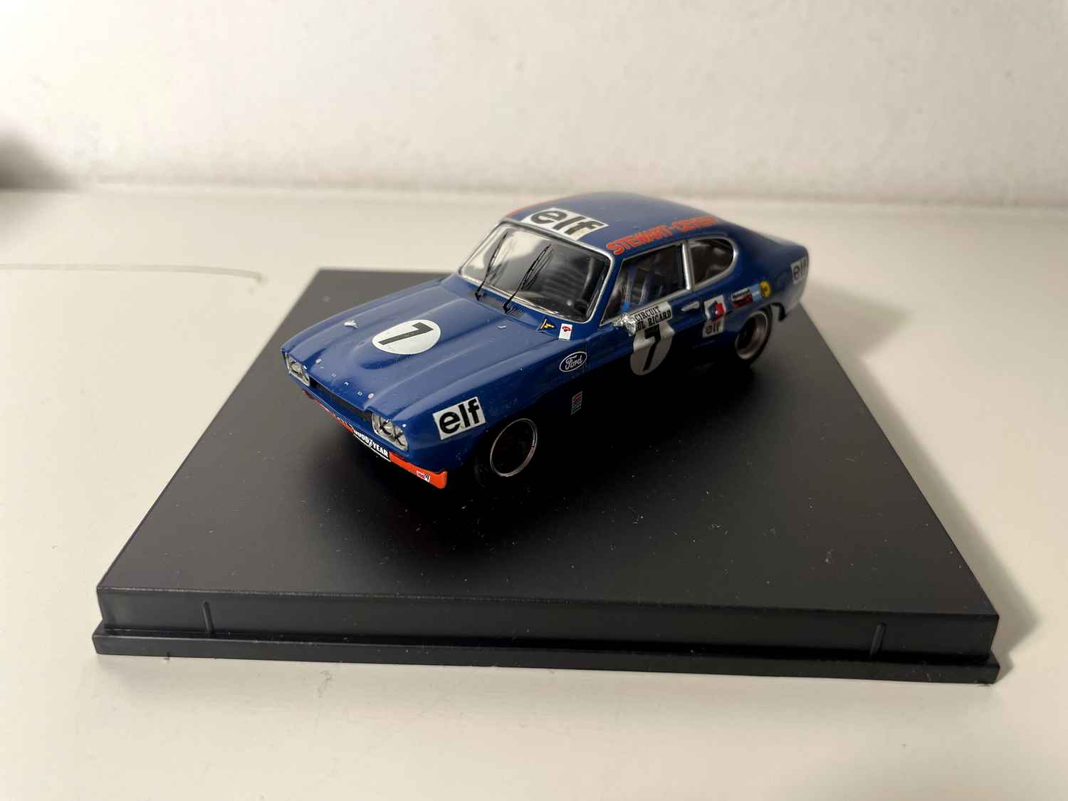 Ford Capri 2600 RS azul número 7 - 6 horas en el circuito Paul Ricard de 1972 - Colección TROFEU