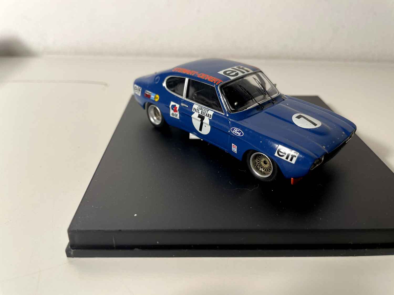 Ford Capri 2600 RS azul número 7 - 6 horas en el circuito Paul Ricard de 1972 - Colección TROFEU