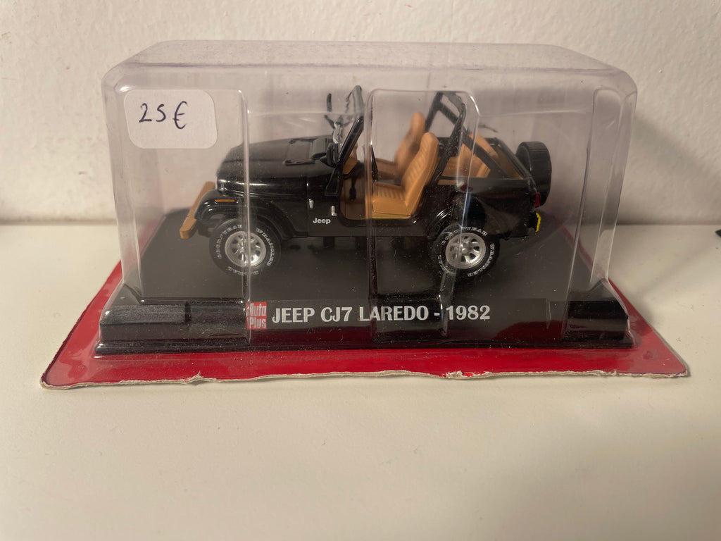 Jeep CJ7 Laredo schwarz vun 1982 - Auto Plus