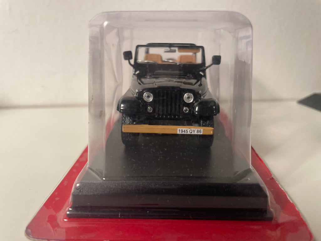 Jeep CJ7 Laredo schwarz vun 1982 - Auto Plus