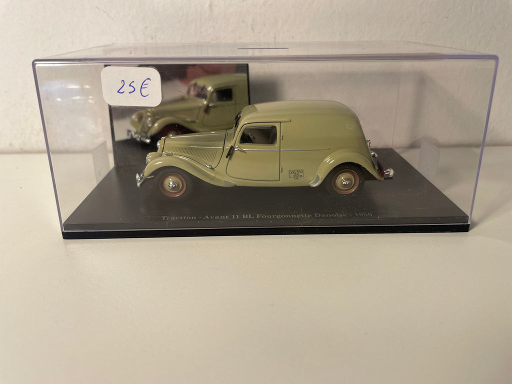 Citroën Traction-Avant 11 BL Danish Van Brown from 1950 (Plexi Box)