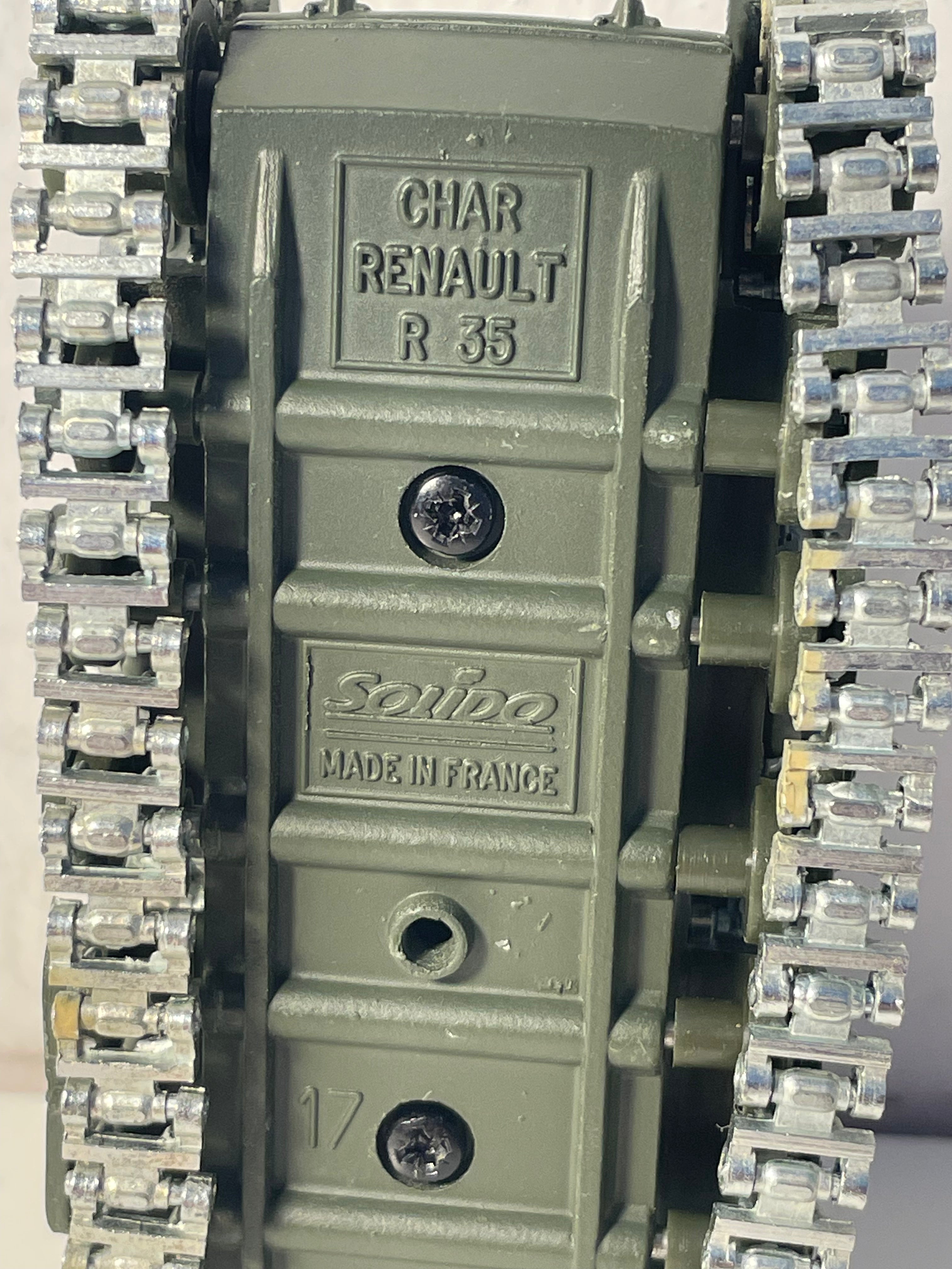 Char militaire RENAULT R 35 - Solido (fabrication Française) - pas de boite en carton