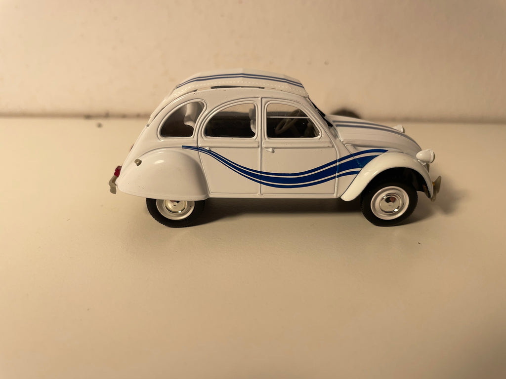 Citroën 2 CV 6 blanche et bleue FRANCE 3 (sous blister)