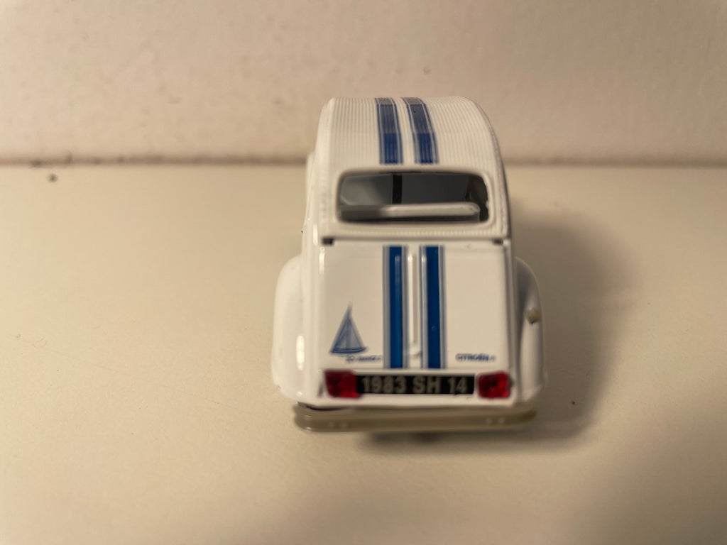 Citroën 2 CV 6 blanche et bleue FRANCE 3 (sous blister)