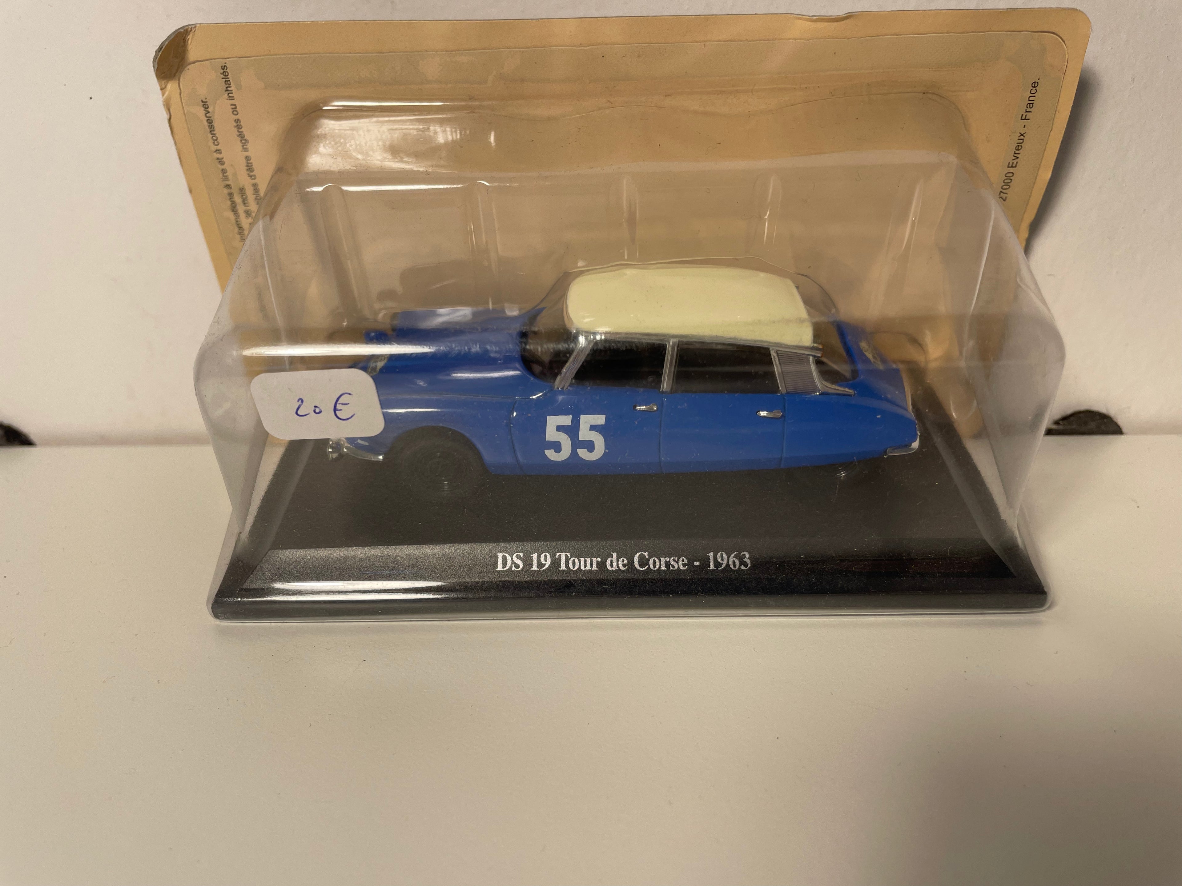 Citroën DS 19 blue with cream-colored roof number 55 - Tour de Corse 1963