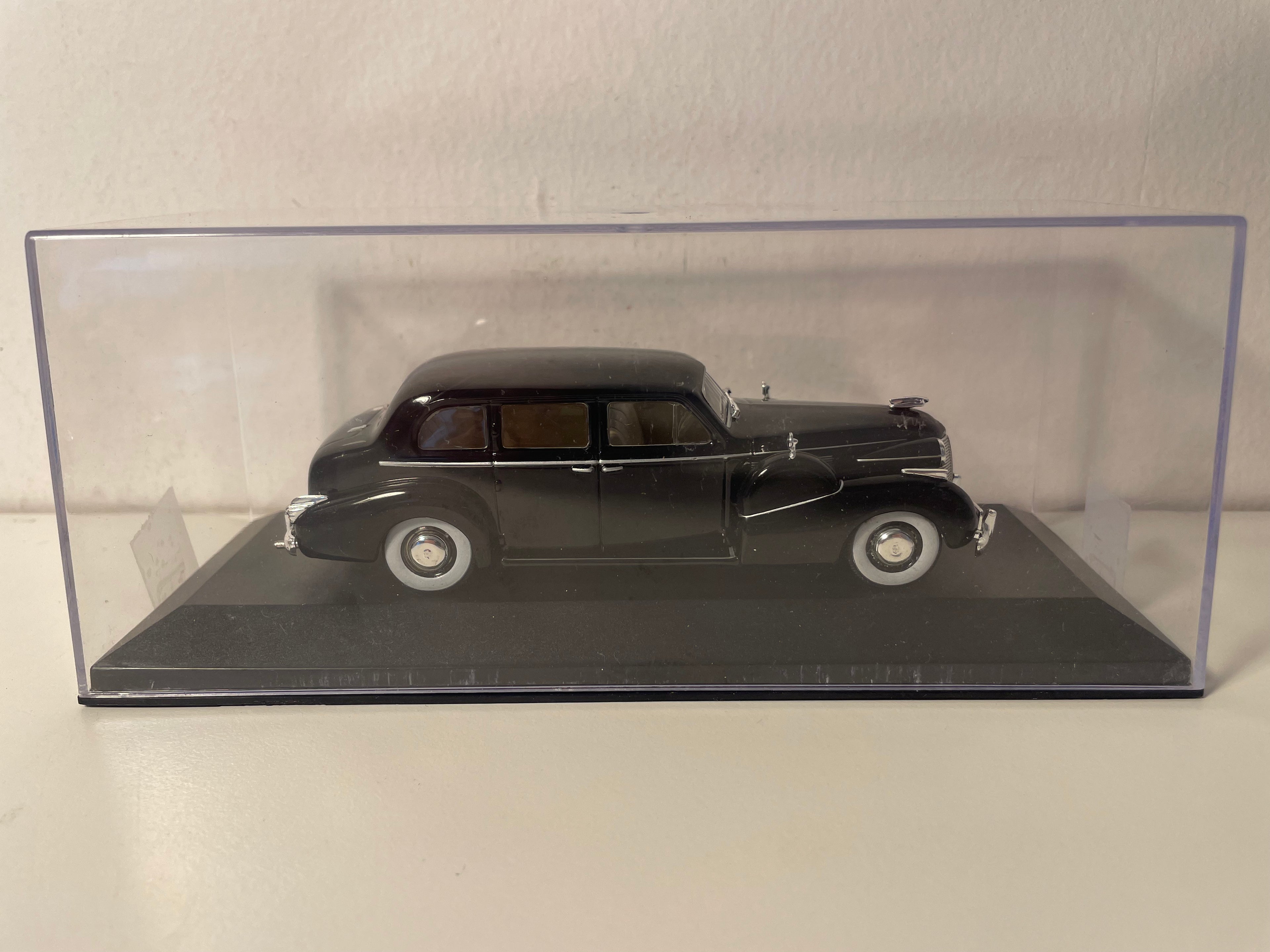 Cadillac Fleetwood V18 Limousine noire de 1939