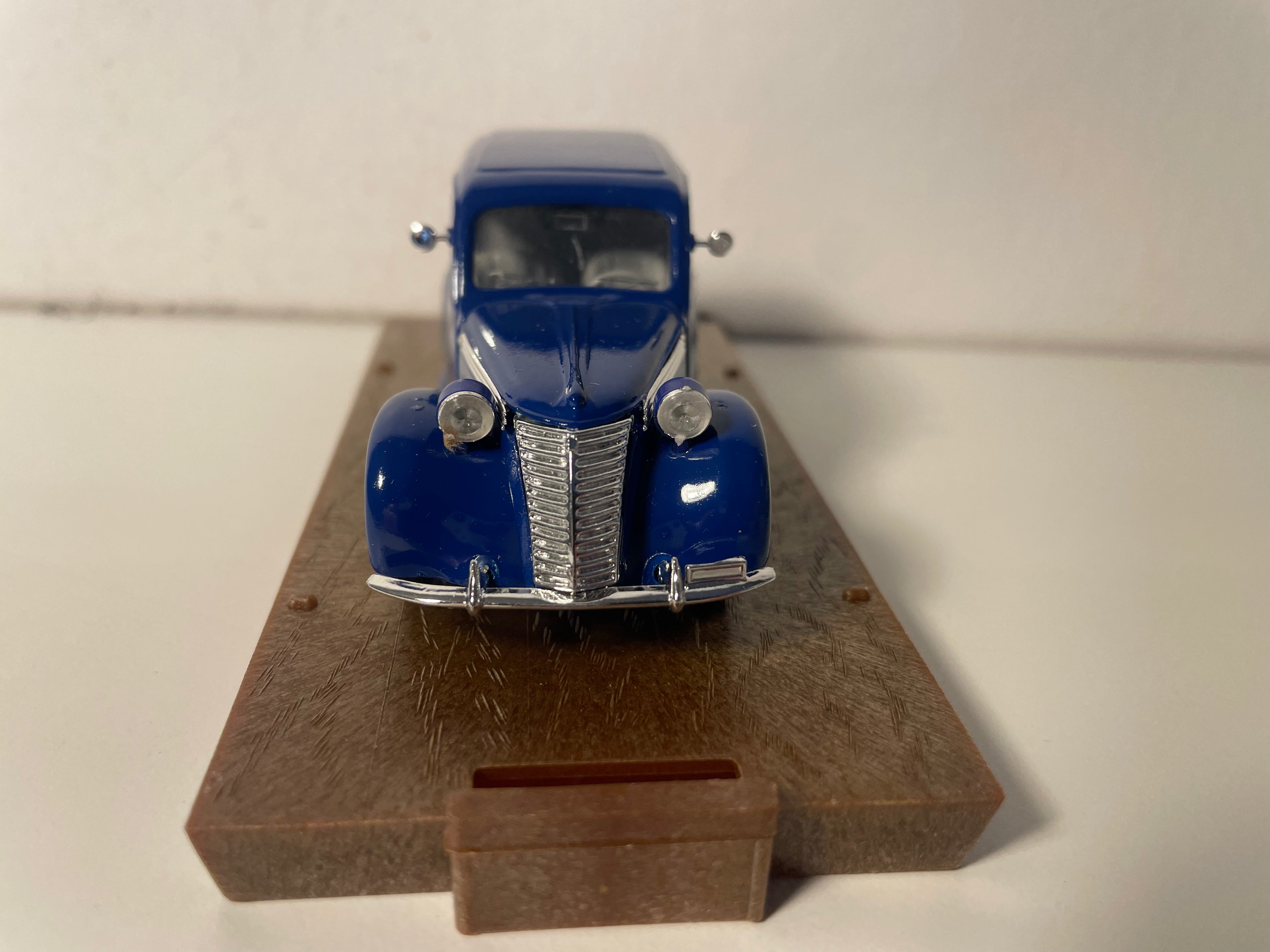 Fiat 1100 E HP 35 Furgone 1949-53 bleue - collection BRUMM série ORO R177
