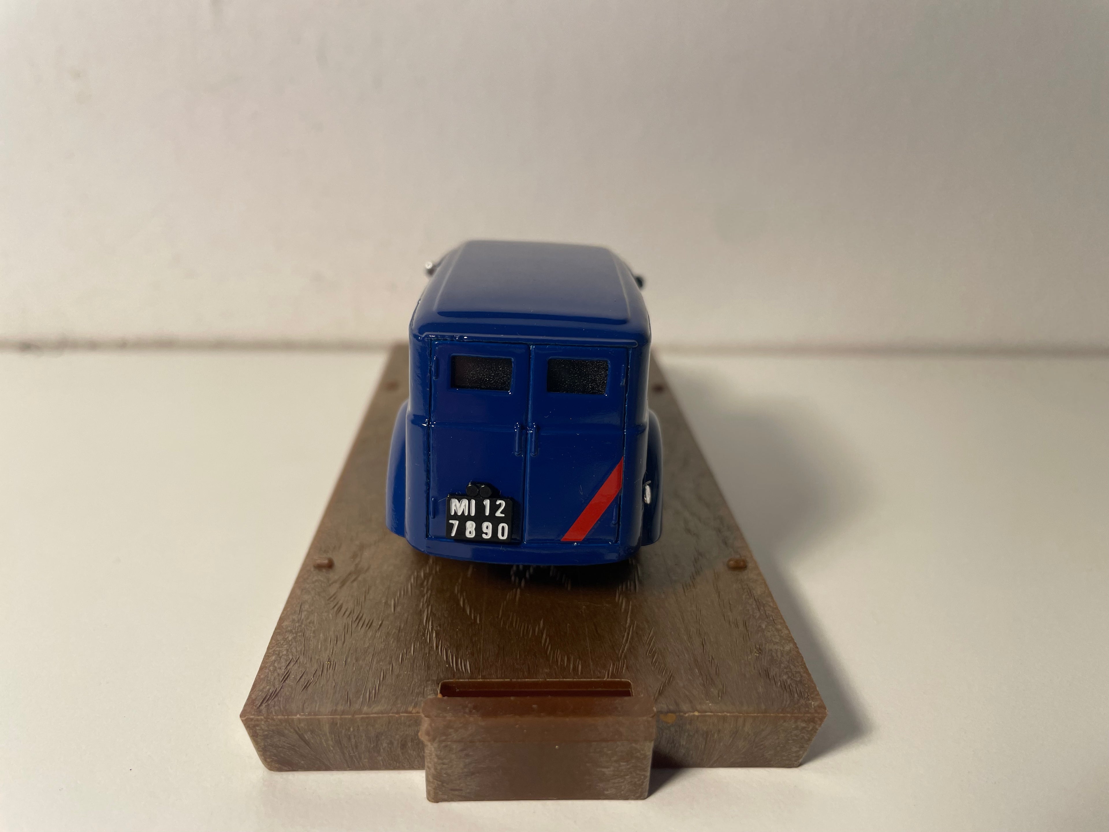 Fiat 1100 E HP 35 Furgone 1949-53 bleue - collection BRUMM série ORO R177