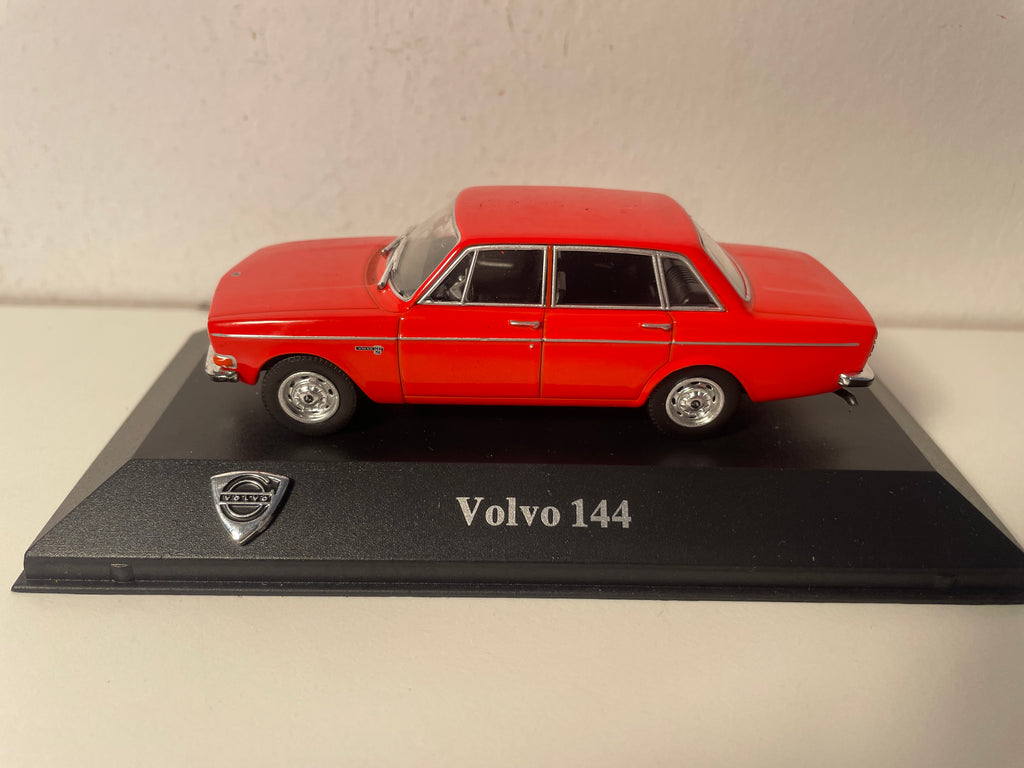 Volvo 144 Rot