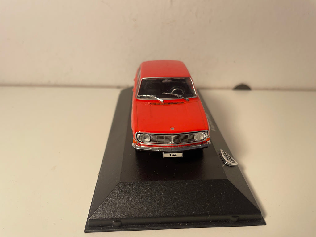 Volvo 144 Rot
