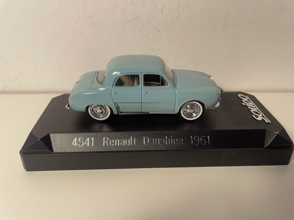 Renault Dauphine blu del 1961 (Solido Riferimento 4541)