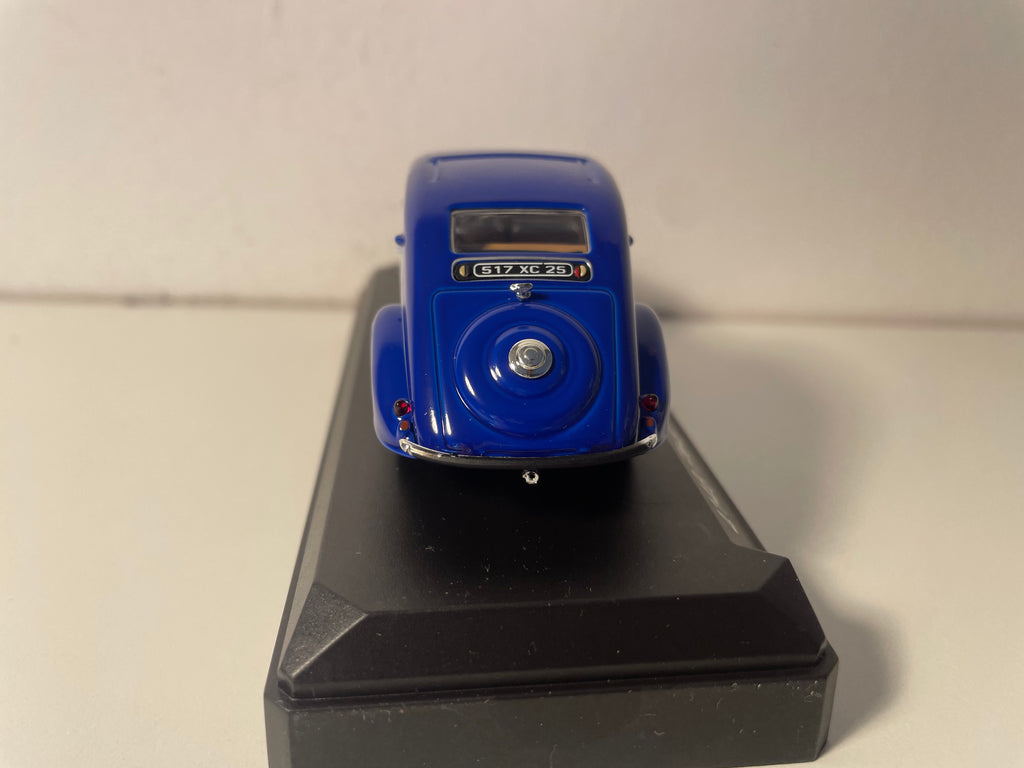 Peugeot 601 coach fuselé bleu et bleu de 1934 (Solido référence 4148)