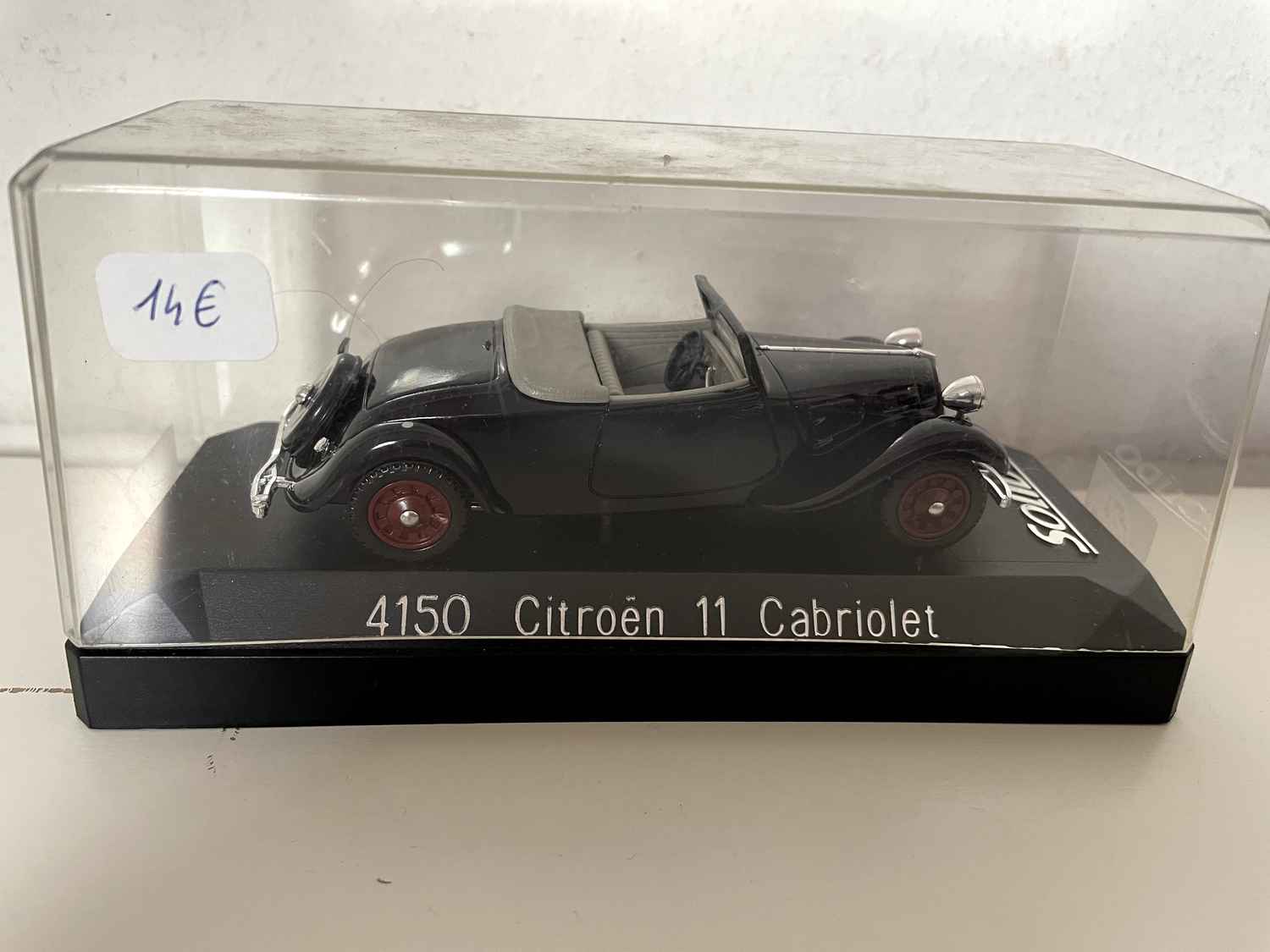Citroën traction 11 convertible black (Solido reference 4150)