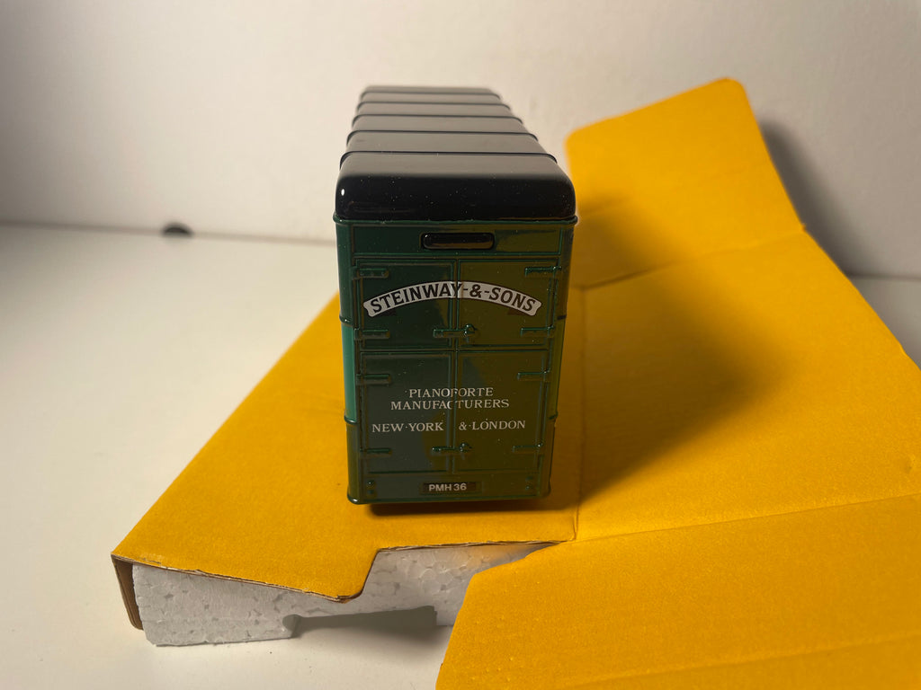 Bedford O Series Pantechnicon Groen en Groen - Steinway & Sons - CORGI