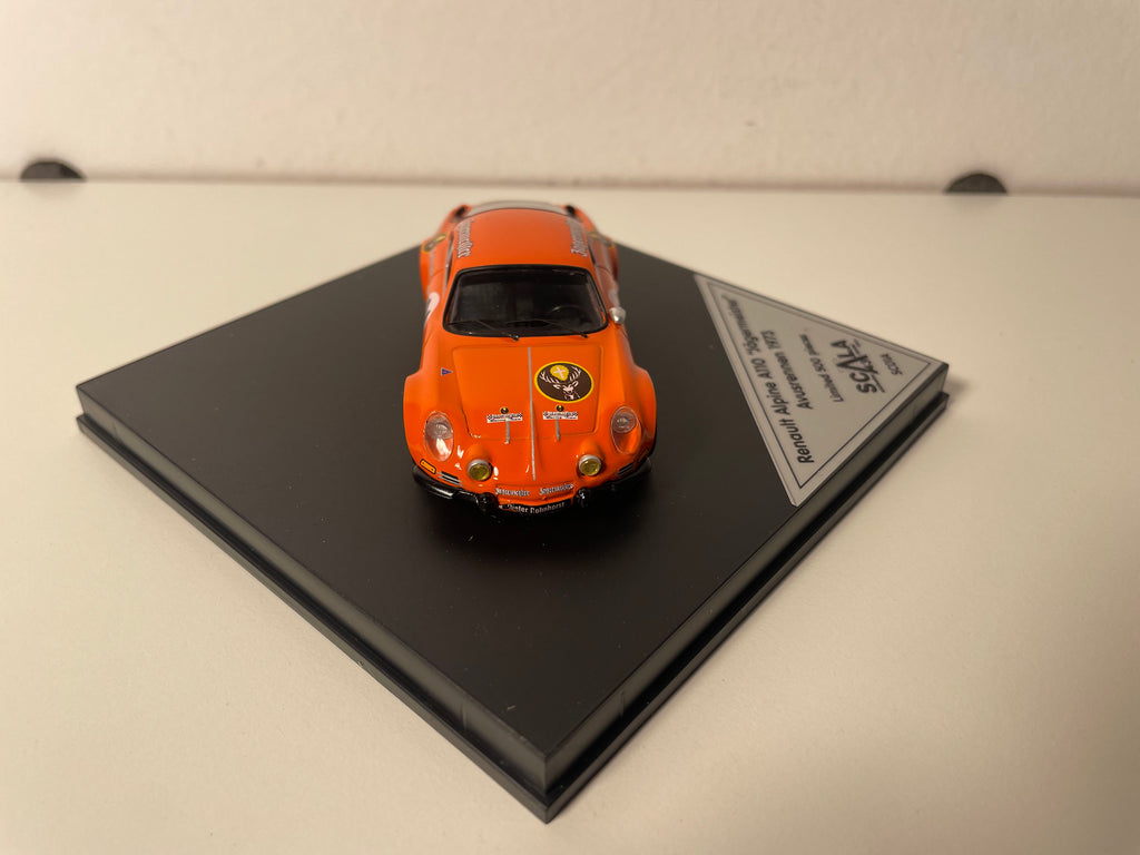 Renault Alpine A110 oranje nummer 34 "Jägermeister" Avusrennen 1973 - TROFEU SCALA 43 modelauto (beperkte editie)