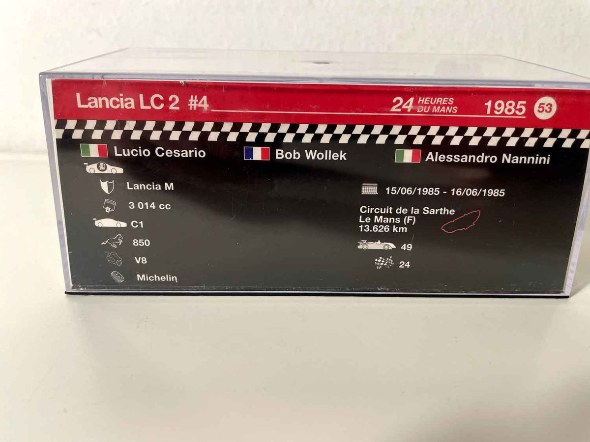 Lancia LC2 número 4 branco, azul e vermelho (24 Horas de Le Mans de 1985)