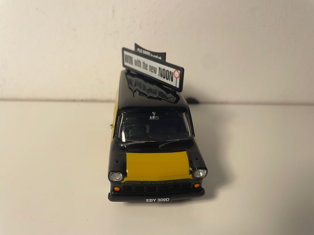 Furgón Ford Transit MKI negro y amarillo - referencia Vanguards VA06601