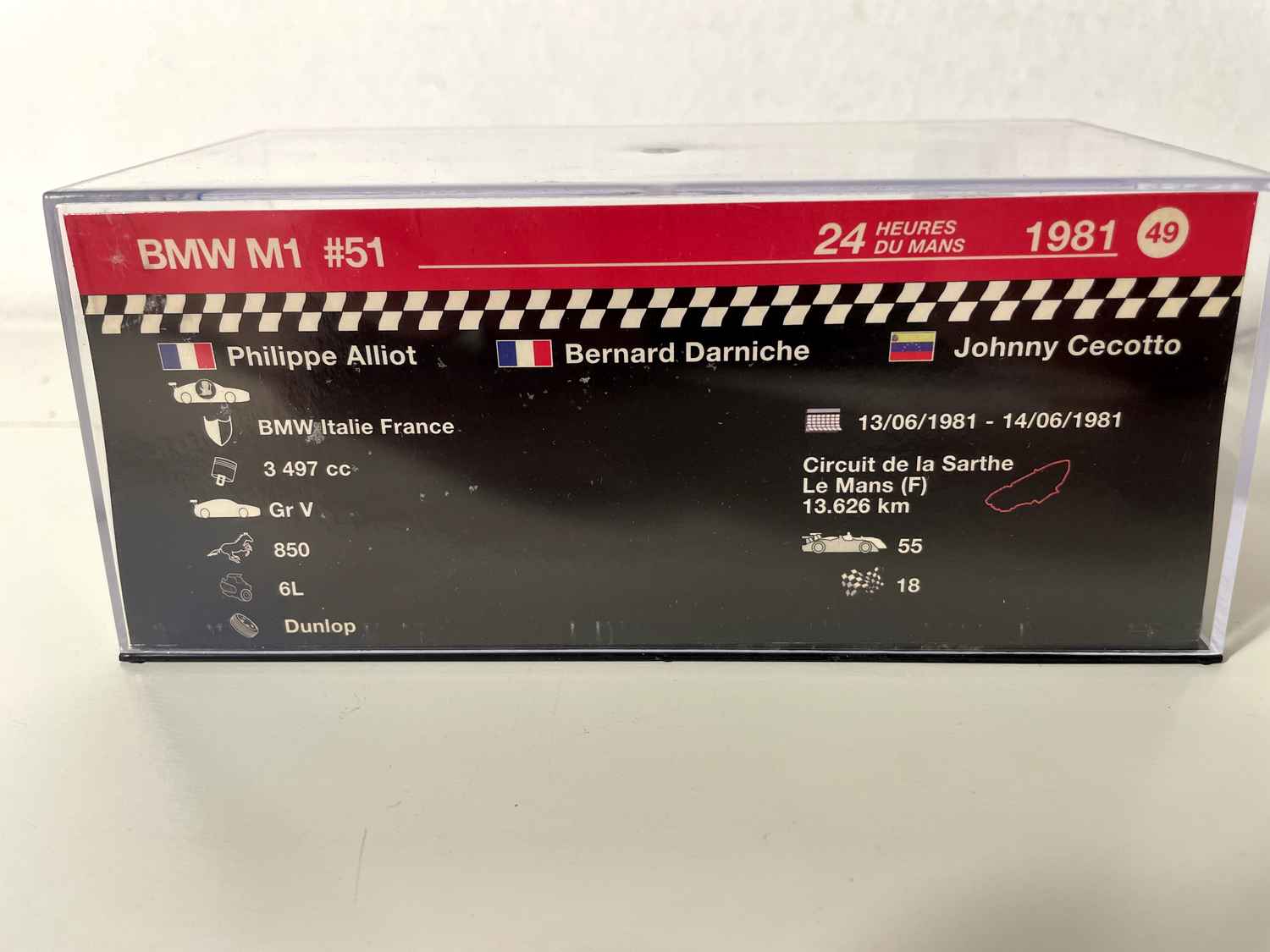 BMW M1 biała, zielona, żółta, pomarańczowa i czerwona numer 51 - 24 godziny Le Mans 1981