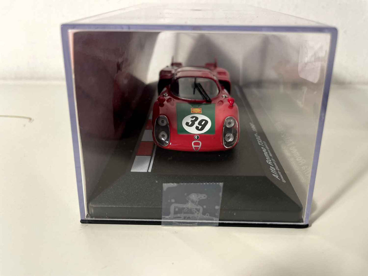 Alfa Roméo T33/2 czerwony numer 39 - 24 godziny Le Mans 1968
