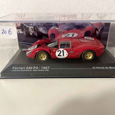 Ferrari 330 P4 rouge numéro 21 - 24 heures du Mans de 1967