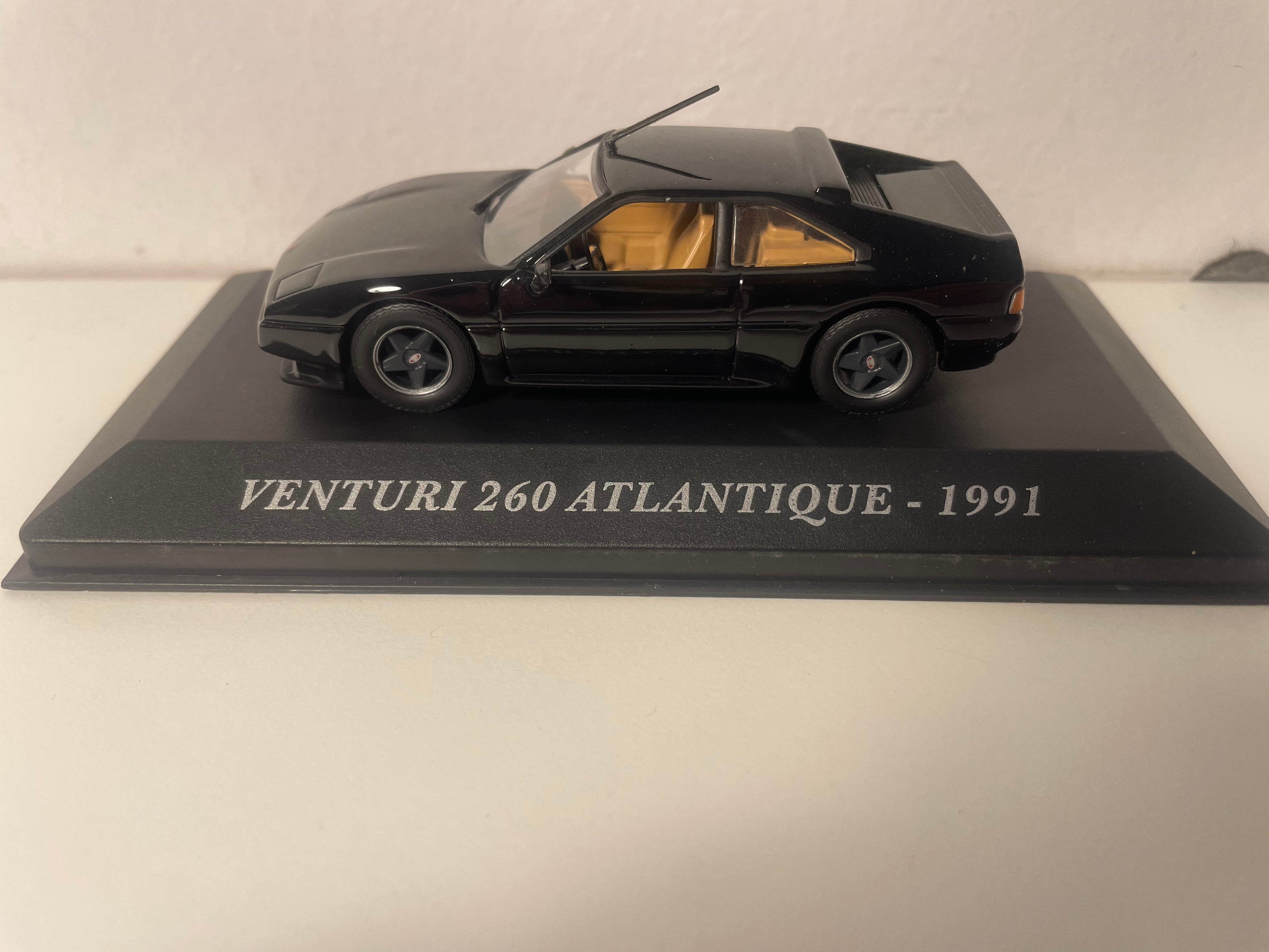 Venturi 260 Atlantic nero del 1991
