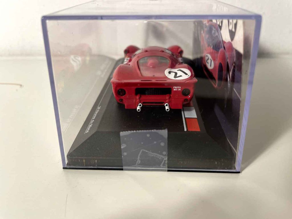 Ferrari 330 P4 rout Nummer 21 - 24 Stonnen vum Le Mans 1967